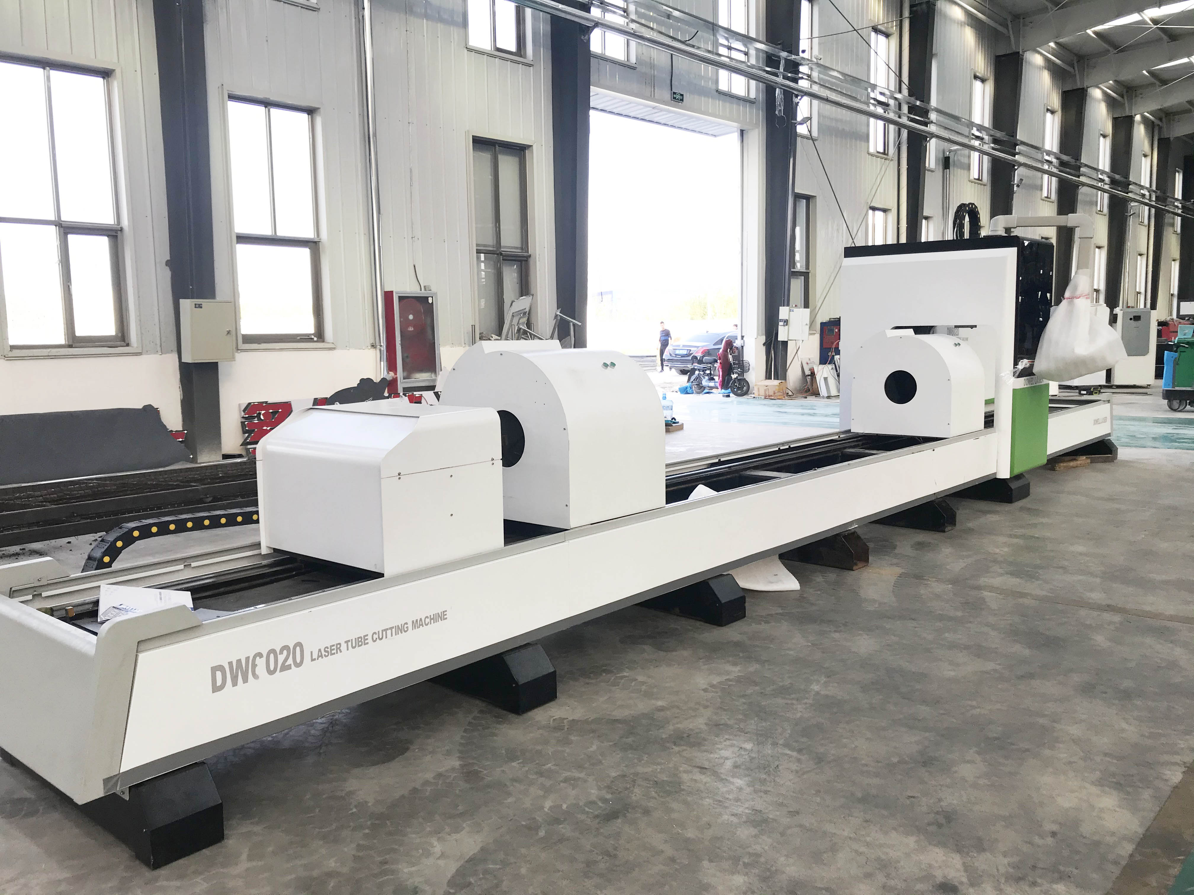 管材激光切割機.jpg 管材激光切割機.jpg