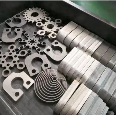 多維光纖激光切割機廠家：為什麼碳鋼亮麵切割會有極限功率呢？